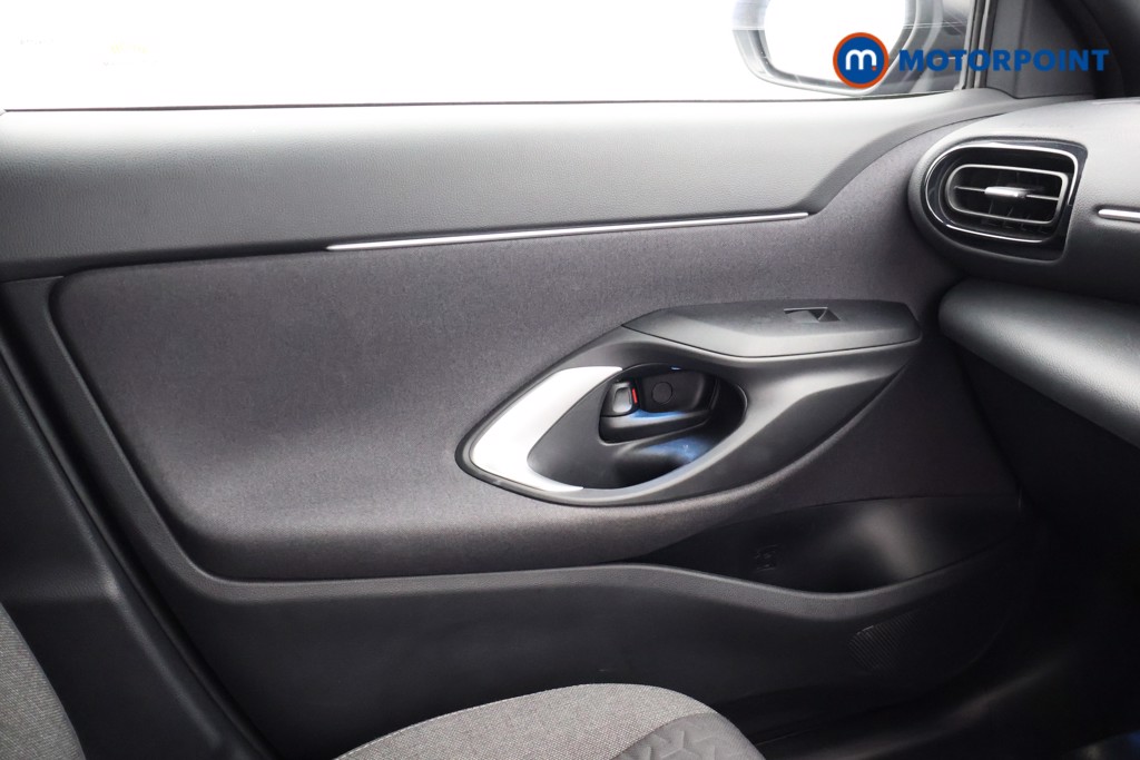 Toyota Yaris Cross Design Automatic Petrol-Electric Hybrid Estate - Stock Number (1676583) - 16th supplementary image