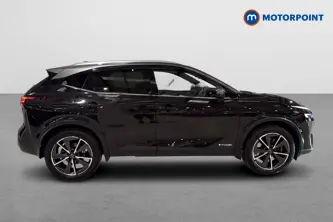 Nissan Qashqai Tekna Automatic Petrol-Electric Hybrid SUV - Stock Number (1676781) - Passenger side