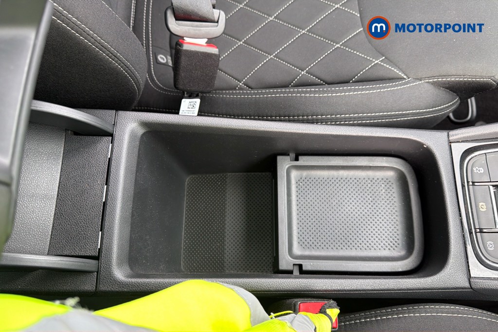 Skoda Karoq Sportline Edition Manual Petrol SUV - Stock Number (1676841) - 16th supplementary image