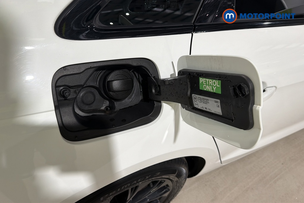 Audi A4 Technik Automatic Petrol Saloon - Stock Number (1676968) - 41st supplementary image