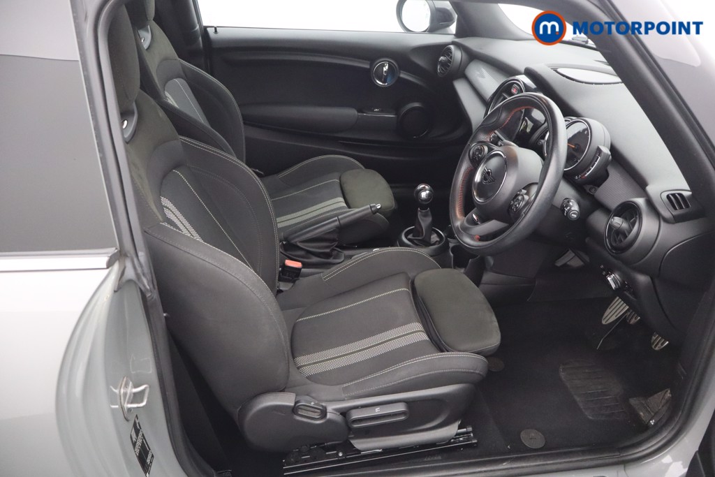 Mini Hatchback Cooper Sport Manual Petrol Hatchback - Stock Number (1677115) - 7th supplementary image