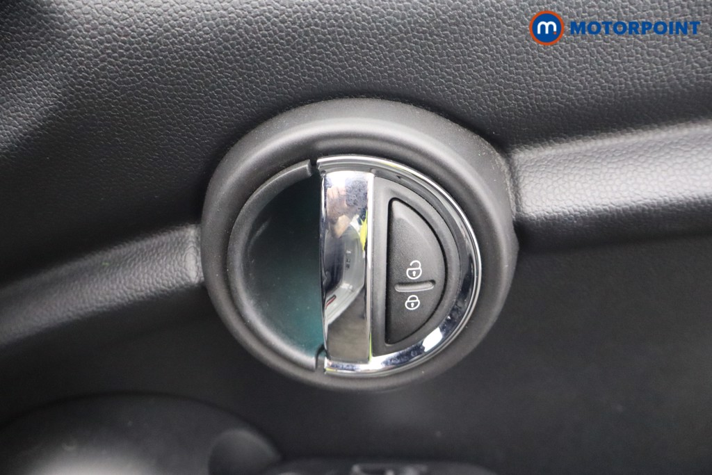 Mini Hatchback Cooper Sport Manual Petrol Hatchback - Stock Number (1677115) - 8th supplementary image