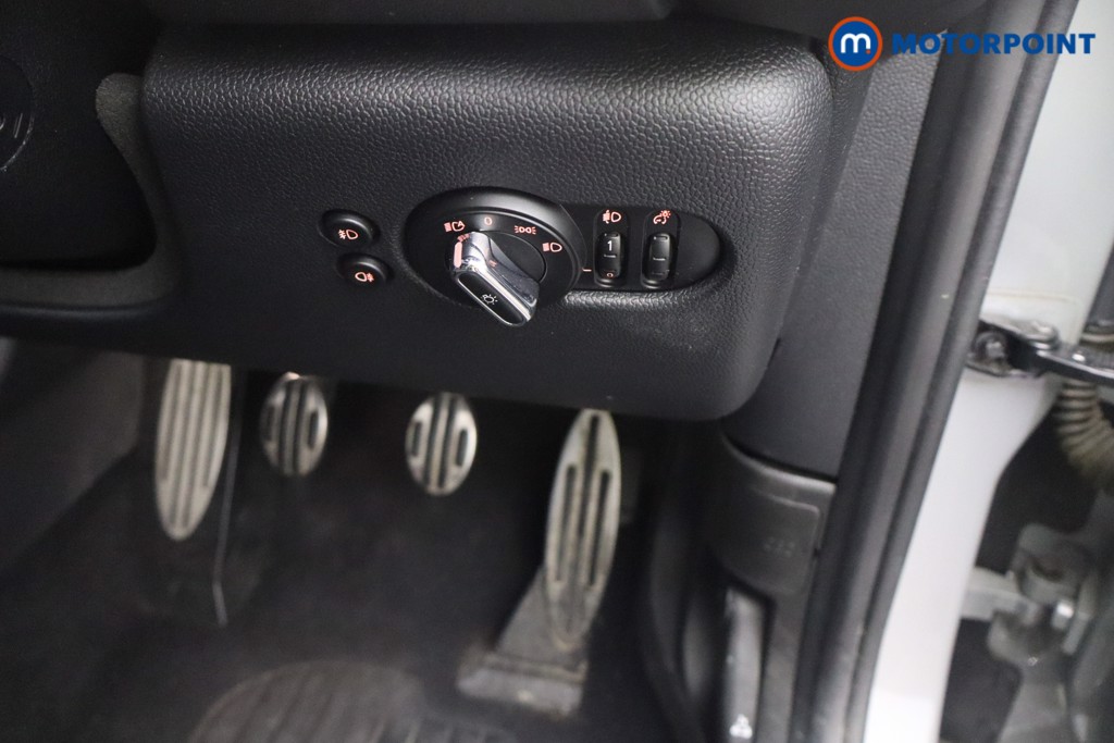 Mini Hatchback Cooper Sport Manual Petrol Hatchback - Stock Number (1677115) - 11th supplementary image
