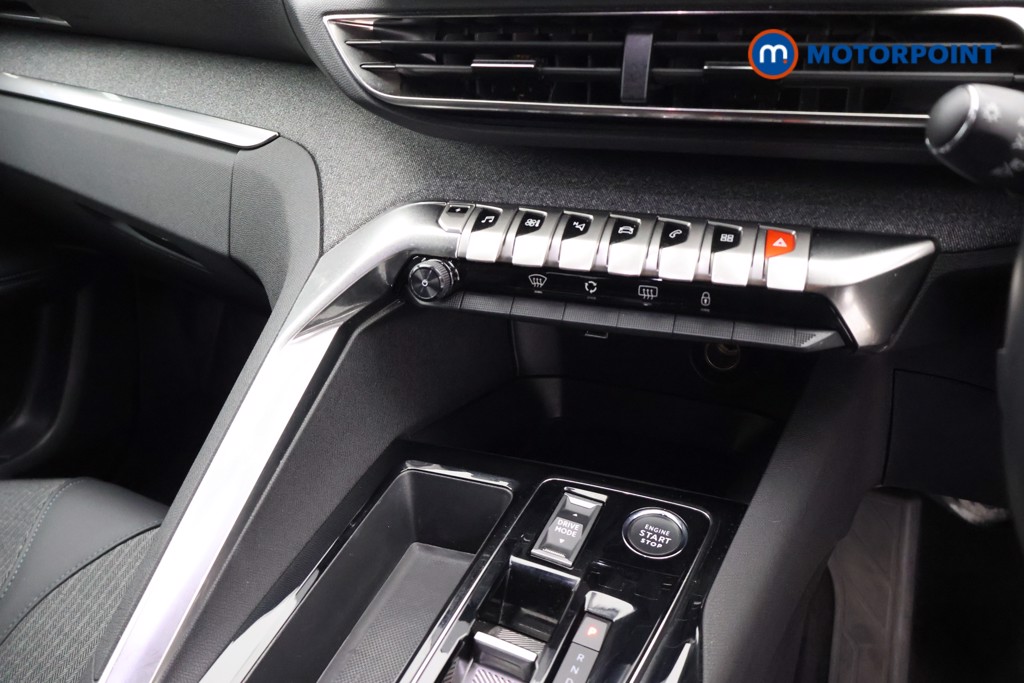 Peugeot 3008 Allure Premium-Plus Automatic Petrol Plug-In Hybrid SUV - Stock Number (1677301) - 12th supplementary image