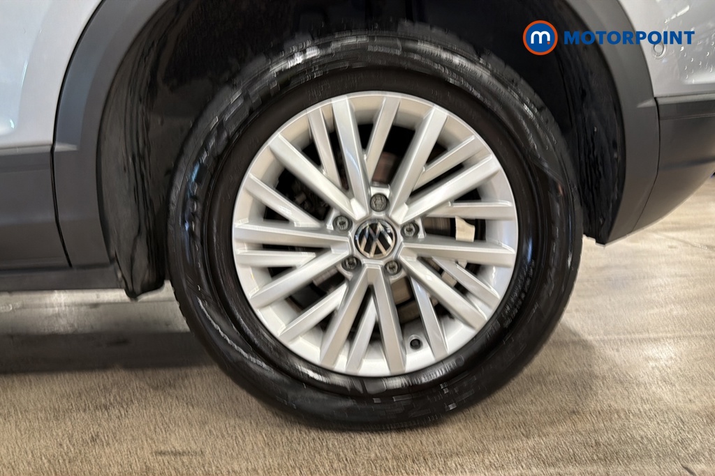 Volkswagen T-Roc Life Manual Petrol SUV - Stock Number (1677465) - 45th supplementary image