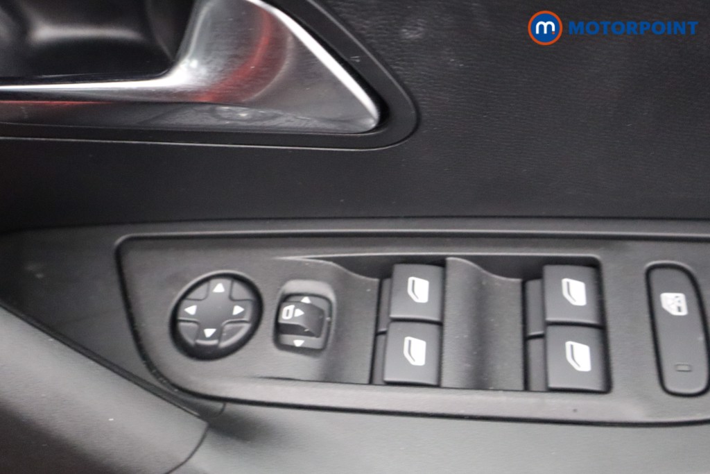 Peugeot 2008 Allure Manual Petrol SUV - Stock Number (1677495) - 9th supplementary image
