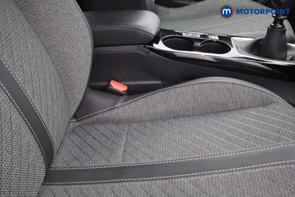 Peugeot 2008 Allure Manual Petrol SUV - Stock Number (1677495) - 10th supplementary image