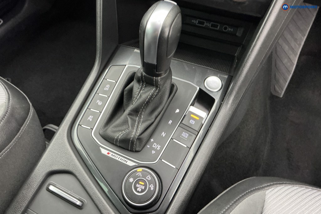 Volkswagen Tiguan R-Line Tech Manual Diesel SUV - Stock Number (1678091) - 17th supplementary image