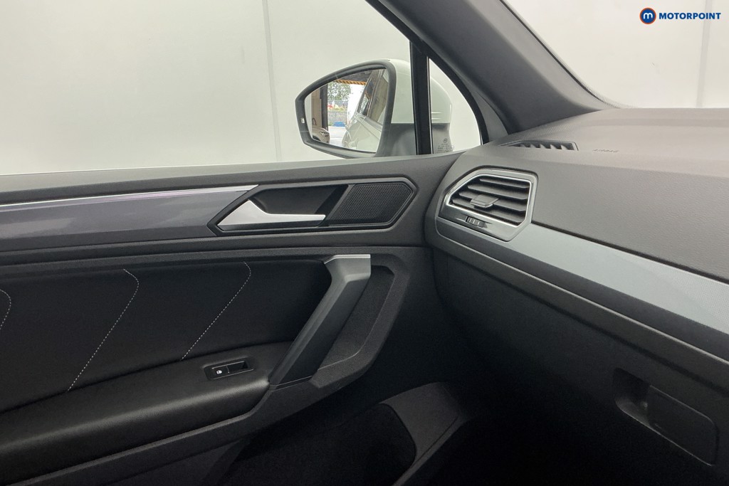 Volkswagen Tiguan R-Line Tech Manual Diesel SUV - Stock Number (1678091) - 22nd supplementary image