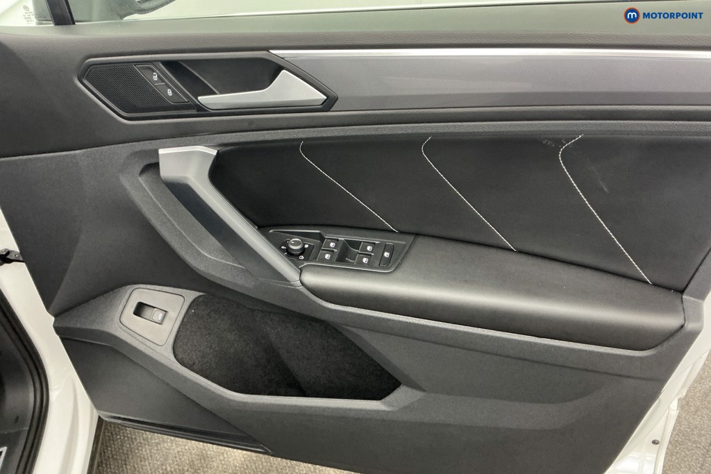 Volkswagen Tiguan R-Line Tech Manual Diesel SUV - Stock Number (1678091) - 28th supplementary image