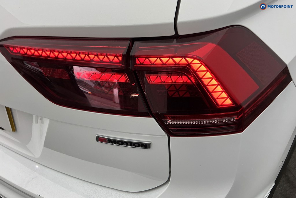 Volkswagen Tiguan R-Line Tech Manual Diesel SUV - Stock Number (1678091) - 35th supplementary image