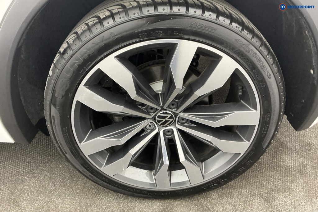 Volkswagen Tiguan R-Line Tech Manual Diesel SUV - Stock Number (1678091) - 42nd supplementary image