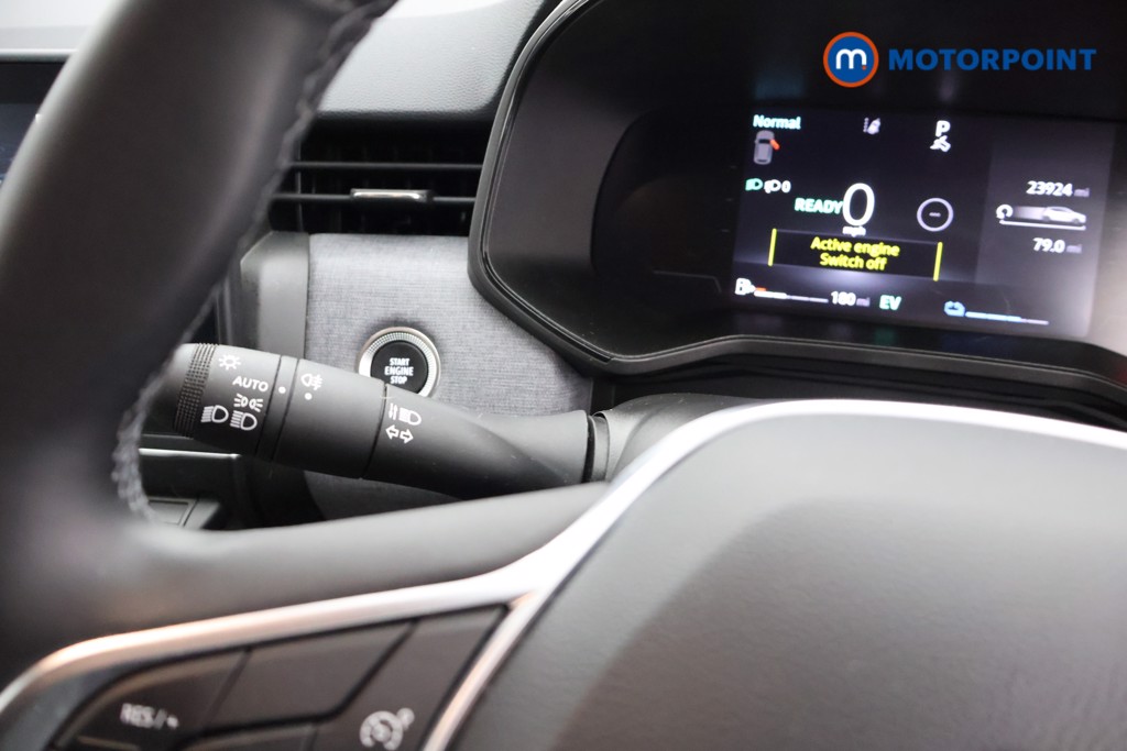 Renault Clio Evolution Automatic Petrol-Electric Hybrid Hatchback - Stock Number (1678179) - 8th supplementary image