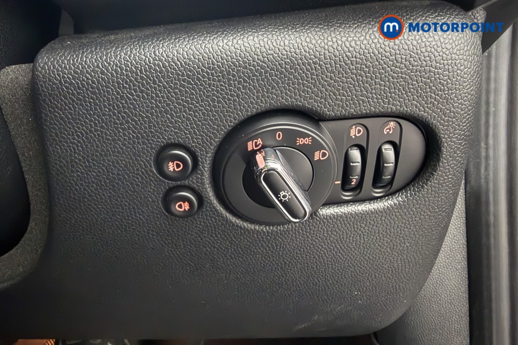 Mini Hatchback Cooper Exclusive Manual Petrol Hatchback - Stock Number (1657580) - 19th supplementary image