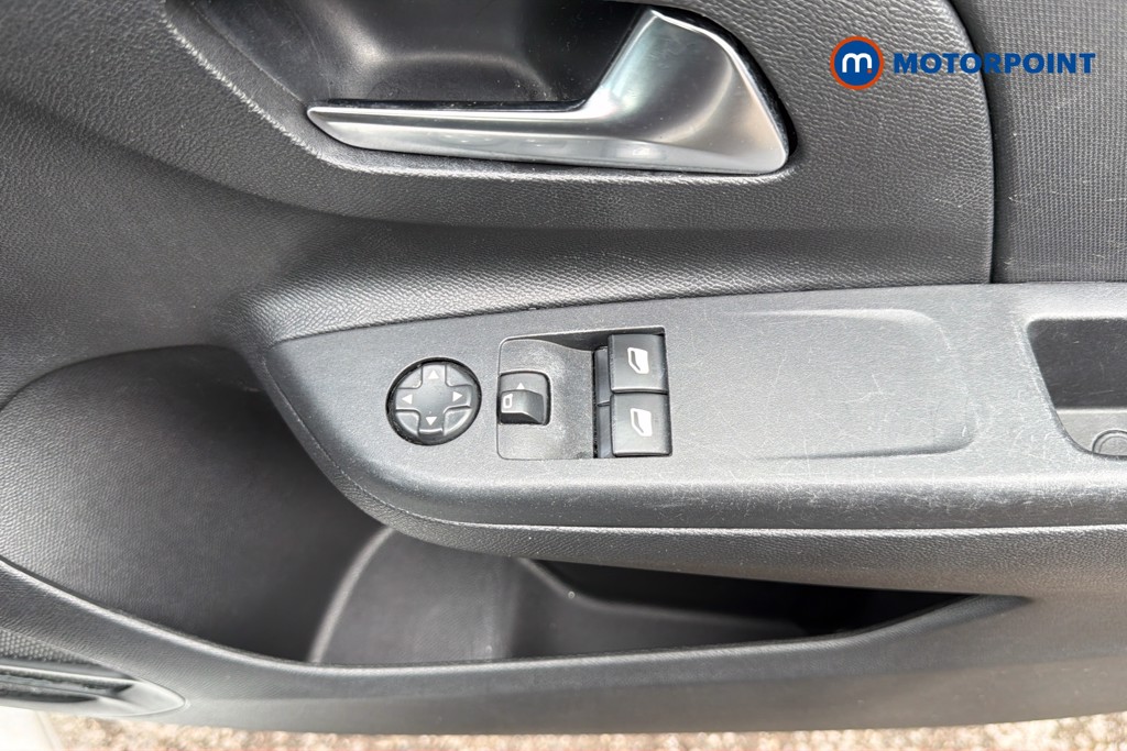 Vauxhall Corsa SE Manual Petrol Hatchback - Stock Number (1664714) - 2nd supplementary image