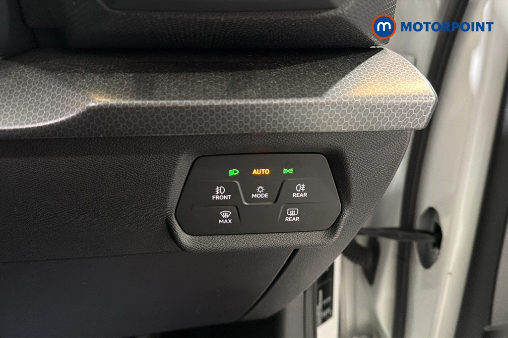 Seat Leon SE Manual Petrol Hatchback - Stock Number (1666714) - 11th supplementary image