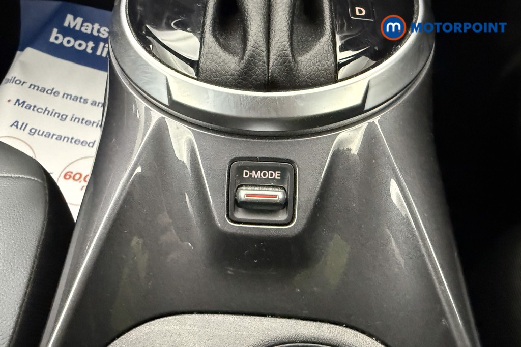 Nissan Juke N-Connecta Automatic Petrol-Electric Hybrid SUV - Stock Number (1666950) - 17th supplementary image