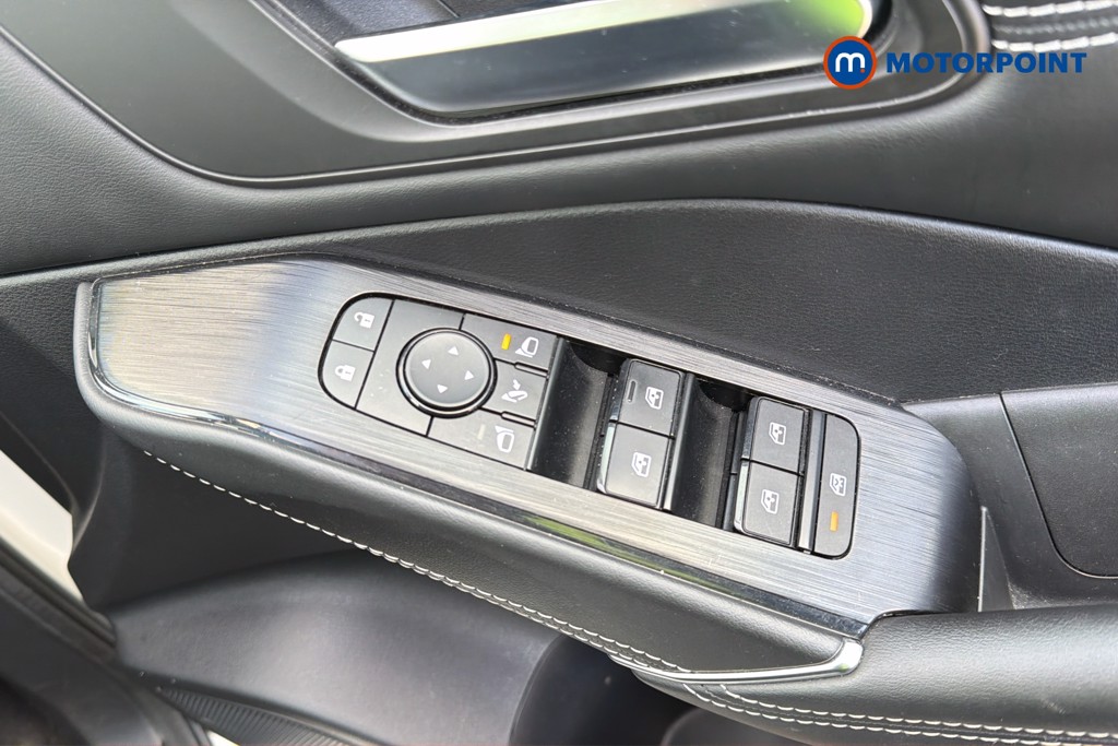 Nissan Qashqai N-Connecta Manual Petrol SUV - Stock Number (1667098) - 3rd supplementary image