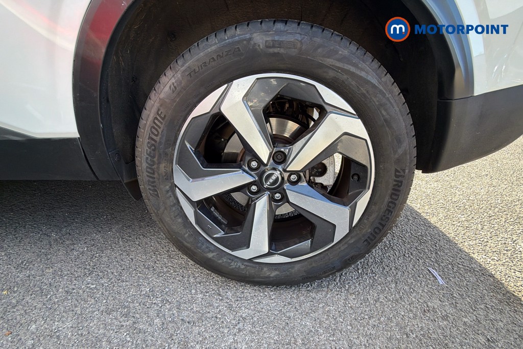 Nissan Qashqai N-Connecta Manual Petrol SUV - Stock Number (1667098) - 42nd supplementary image