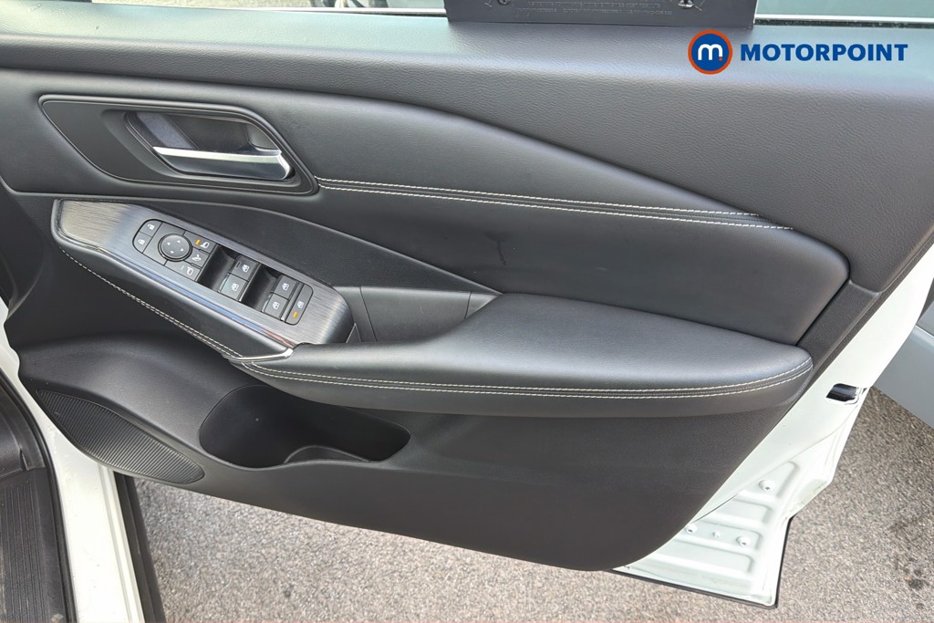 Nissan Qashqai N-Connecta Manual Petrol SUV - Stock Number (1667098) - 1st supplementary image