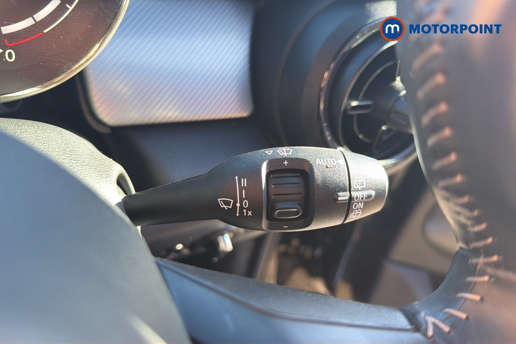 Mini Hatchback Cooper Exclusive Automatic Petrol Hatchback - Stock Number (1669726) - 12th supplementary image
