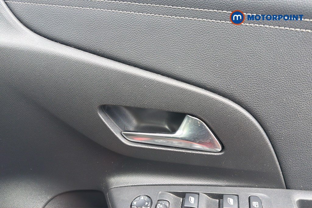 Vauxhall Corsa Elite Nav Premium Manual Petrol Hatchback - Stock Number (1677112) - 2nd supplementary image