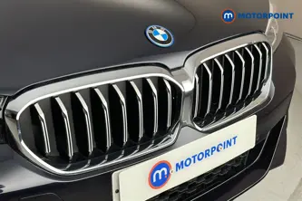BMW 5 Series M Sport Automatic Petrol Plug-In Hybrid Estate - Stock Number (1677250) - 43rd supplementary image