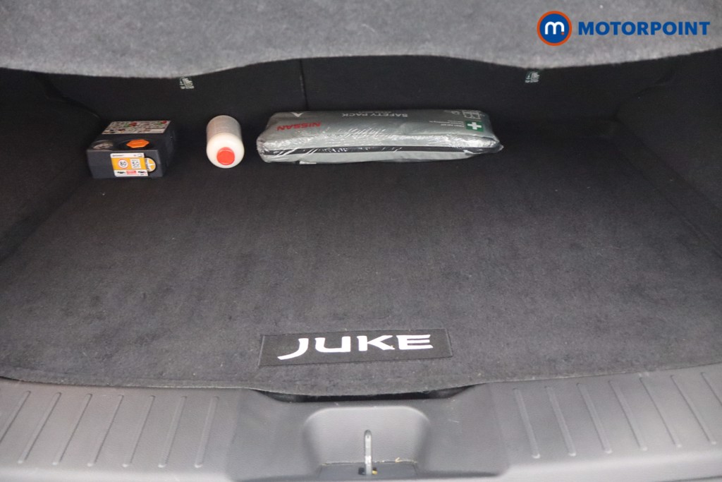 Nissan Juke N-Connecta Manual Petrol SUV - Stock Number (1677476) - 6th supplementary image