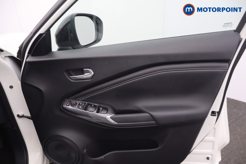 Nissan Juke N-Connecta Manual Petrol SUV - Stock Number (1677476) - 10th supplementary image