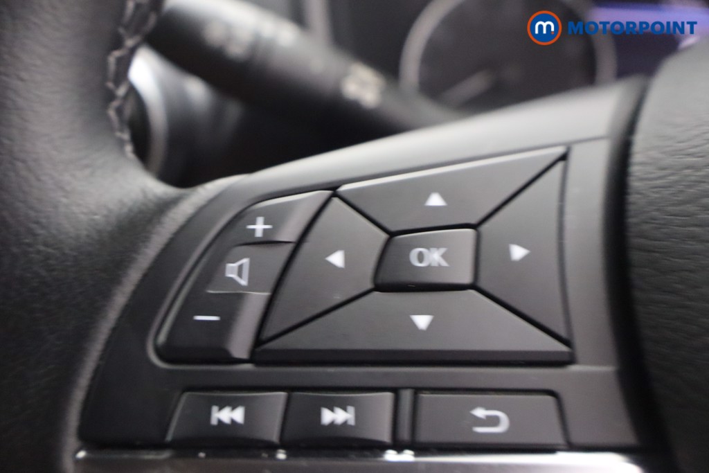 Nissan Juke N-Connecta Manual Petrol SUV - Stock Number (1677476) - 15th supplementary image