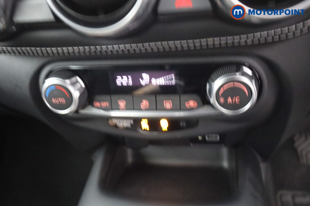 Nissan Juke N-Connecta Manual Petrol SUV - Stock Number (1677476) - 17th supplementary image