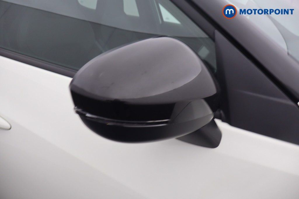 Nissan Juke N-Connecta Manual Petrol SUV - Stock Number (1677476) - 22nd supplementary image