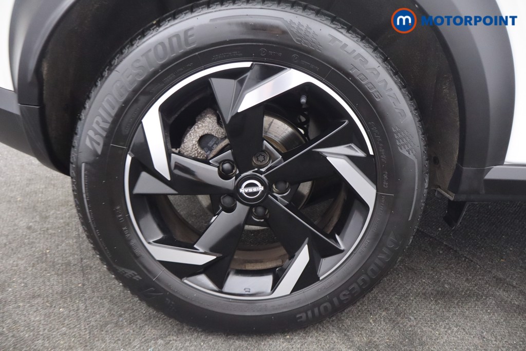 Nissan Juke N-Connecta Manual Petrol SUV - Stock Number (1677476) - 28th supplementary image