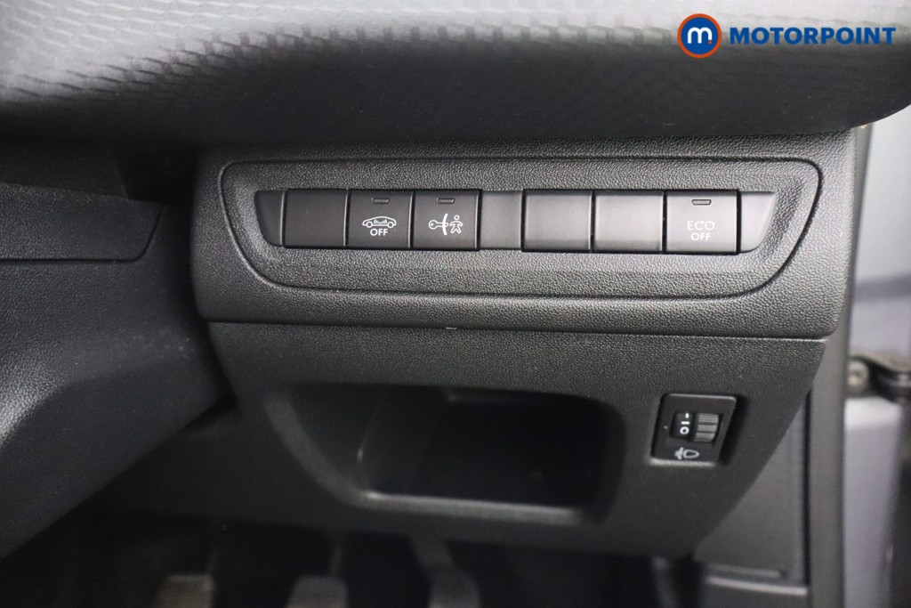 Peugeot 2008 Active Manual Petrol SUV - Stock Number (1677505) - 10th supplementary image
