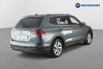 Volkswagen Tiguan Allspace Life Automatic Petrol SUV - Stock Number (1677909) - Passenger side rear corner