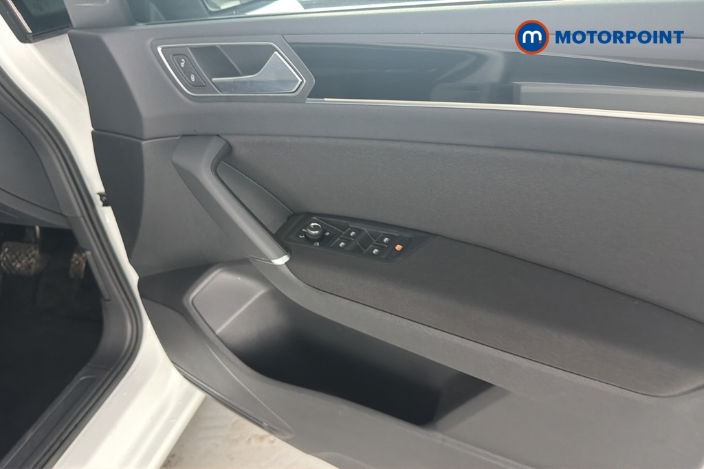 Volkswagen Touran SEL Automatic Petrol People Carrier - Stock Number (1678708) - 18th supplementary image