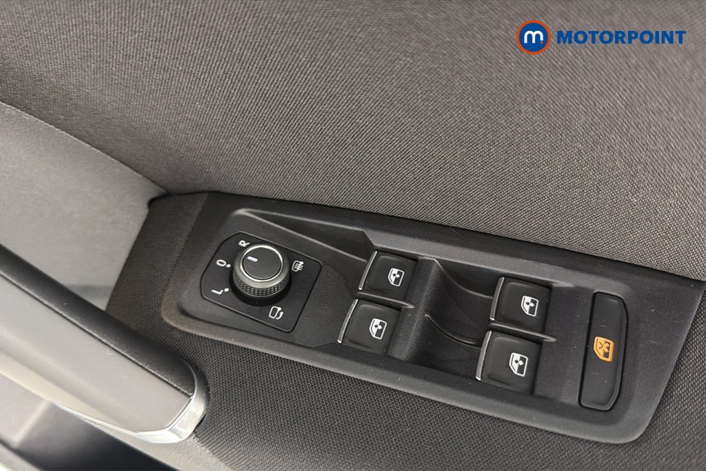 Volkswagen Touran SEL Automatic Petrol People Carrier - Stock Number (1678708) - 19th supplementary image