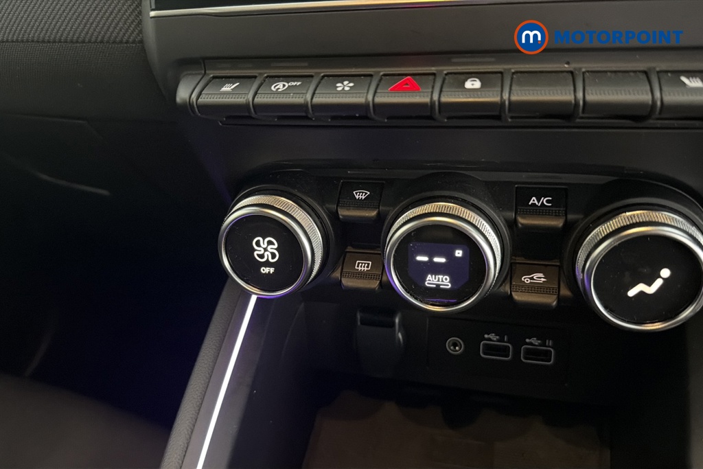 Renault Clio Esprit Alpine Manual Petrol Hatchback - Stock Number (1673026) - 12th supplementary image