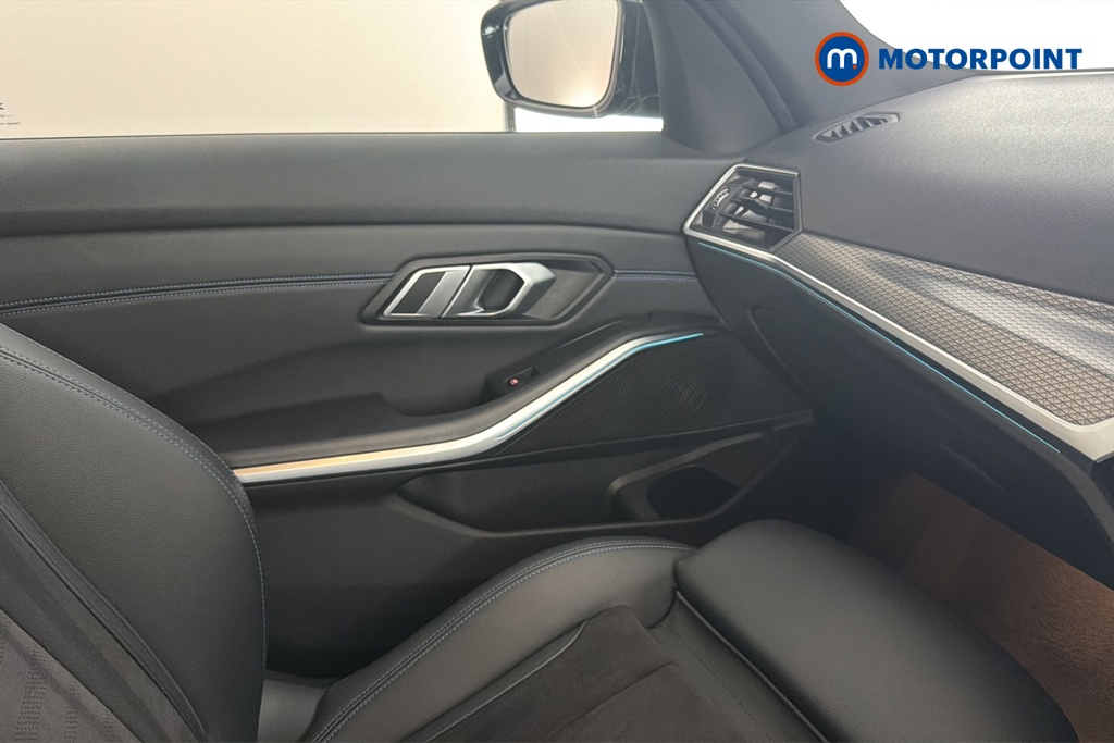 BMW 3 Series M Sport Automatic Petrol Plug-In Hybrid Estate - Stock Number (1674599) - 10th supplementary image