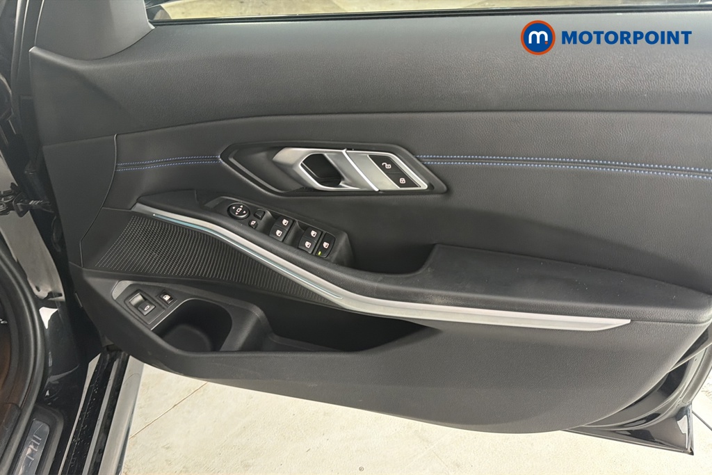 BMW 3 Series M Sport Automatic Petrol Plug-In Hybrid Estate - Stock Number (1674599) - 18th supplementary image