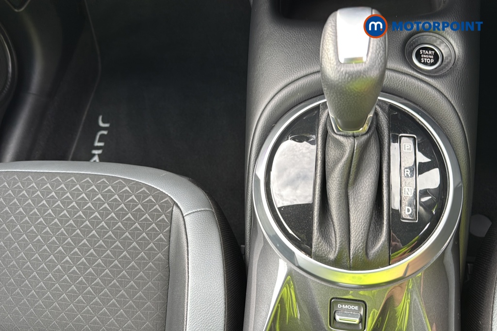 Nissan Juke N-Connecta Automatic Petrol SUV - Stock Number (1677031) - 15th supplementary image