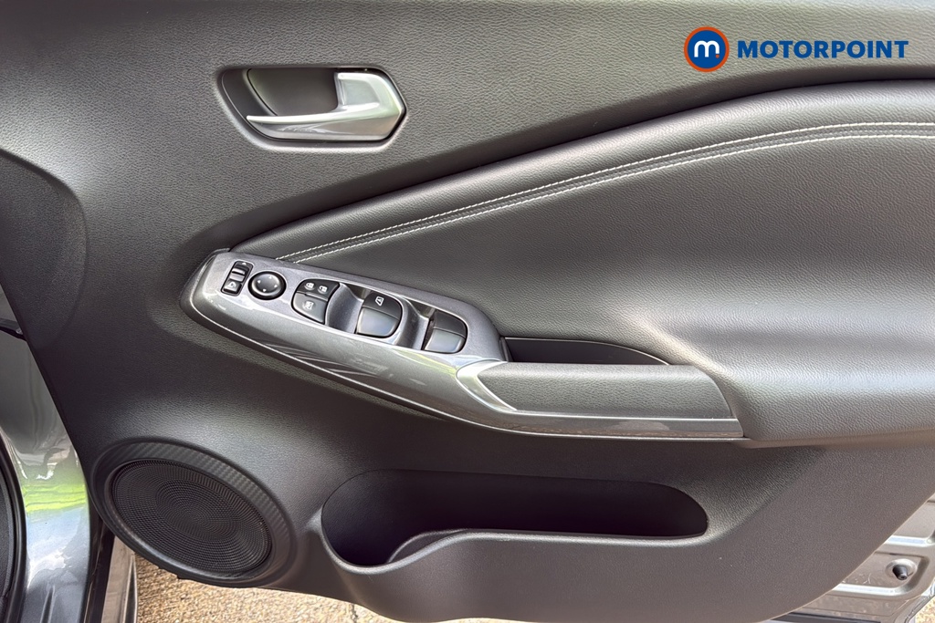 Nissan Juke N-Connecta Automatic Petrol SUV - Stock Number (1677031) - 18th supplementary image
