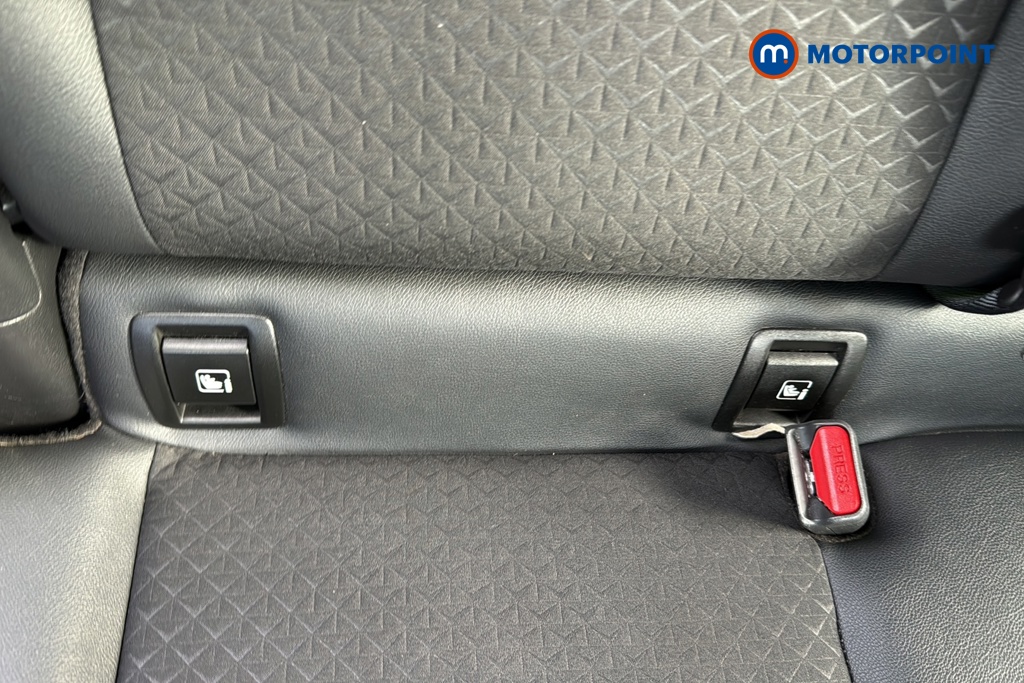 Nissan Juke N-Connecta Automatic Petrol SUV - Stock Number (1677031) - 27th supplementary image