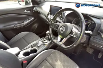 Nissan Juke N-Connecta Automatic Petrol SUV - Stock Number (1677031) - 1st supplementary image