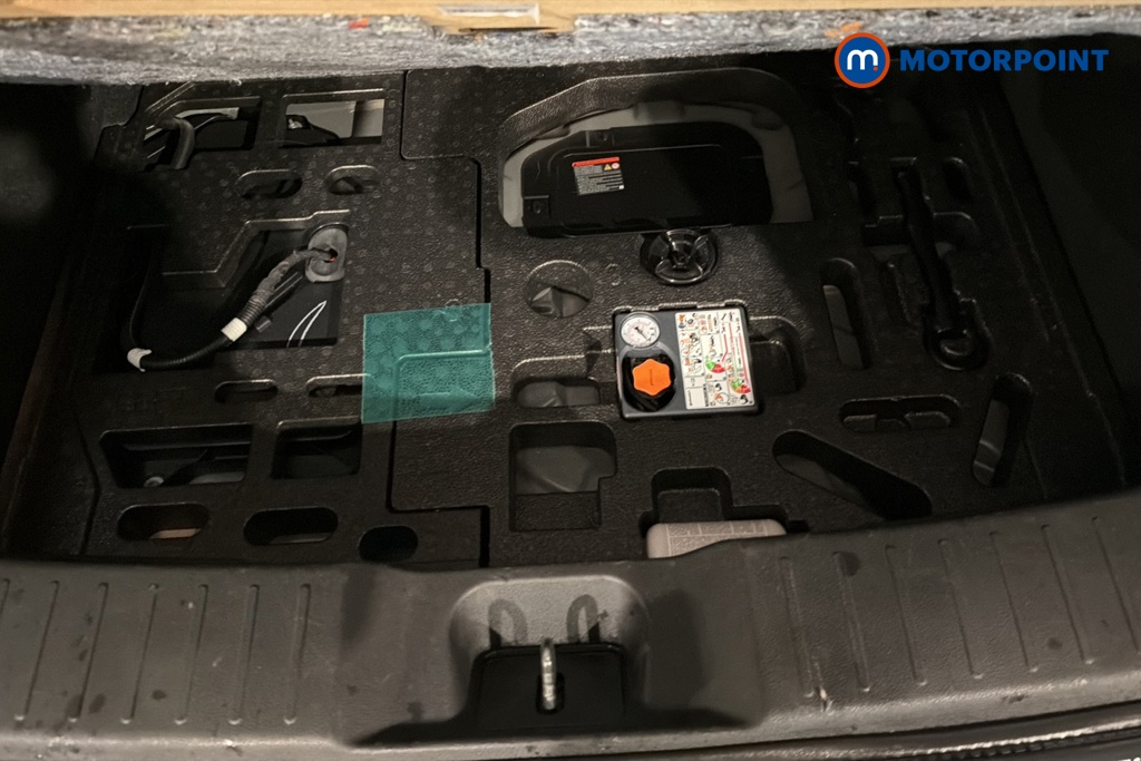 Nissan Juke Tekna-Plus Automatic Petrol-Electric Hybrid SUV - Stock Number (1677067) - 33rd supplementary image