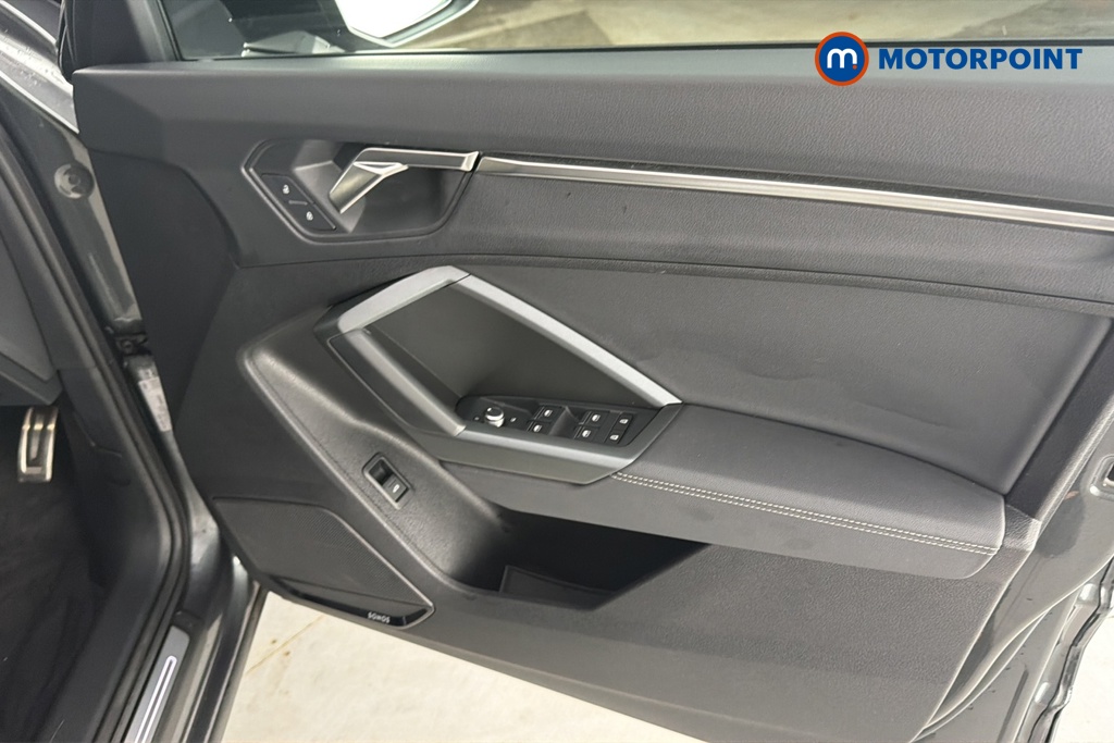 Audi Q3 Black Edition Automatic Petrol SUV - Stock Number (1678556) - 18th supplementary image