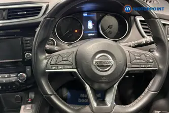 Nissan Qashqai N-Motion Manual Petrol SUV - Stock Number (1677414) - 2nd supplementary image