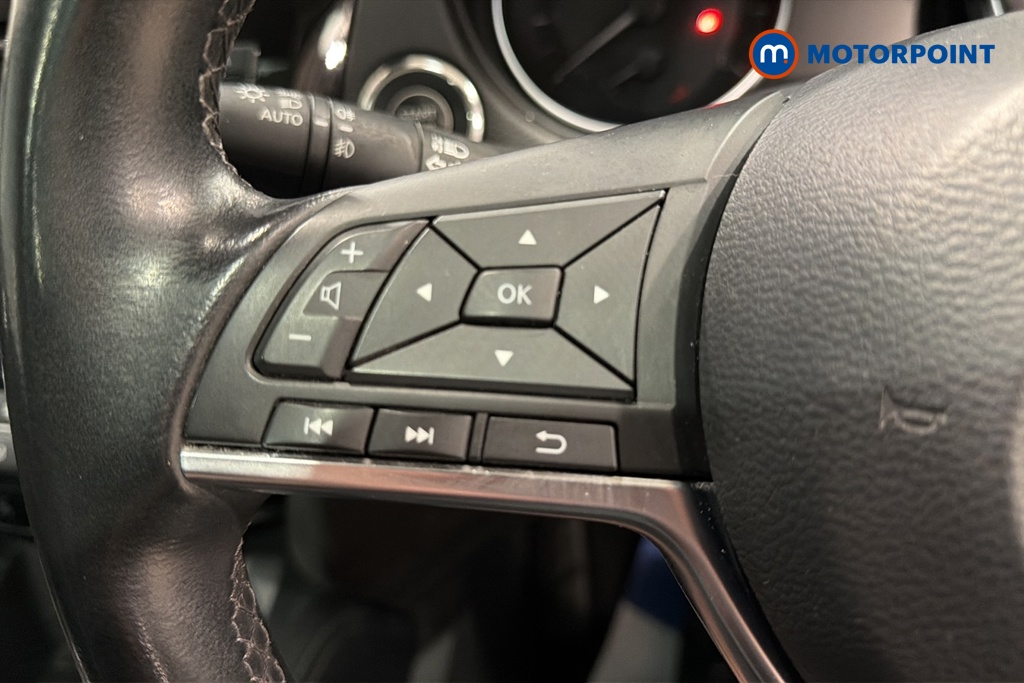 Nissan Qashqai N-Motion Manual Petrol SUV - Stock Number (1677414) - 4th supplementary image