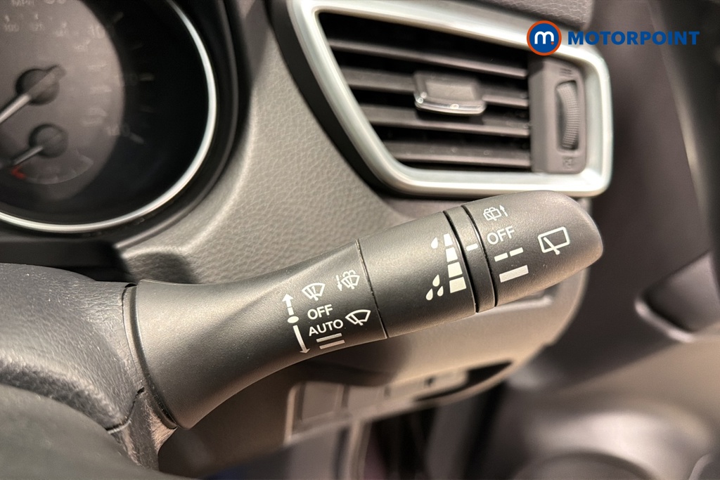 Nissan Qashqai N-Motion Manual Petrol SUV - Stock Number (1677414) - 6th supplementary image