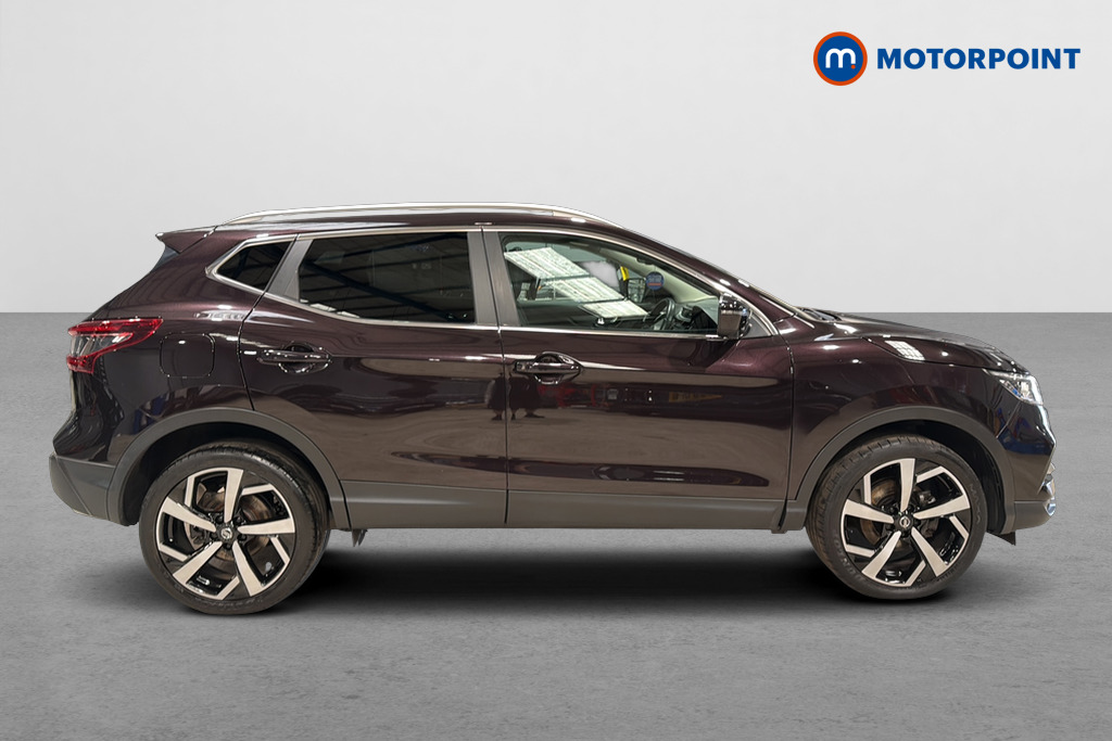 Nissan Qashqai N-Motion Manual Petrol SUV - Stock Number (1677414) - Passenger side